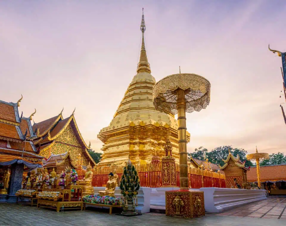 Chiang Mai at Dawn: Monks, Markets & Morning Rituals